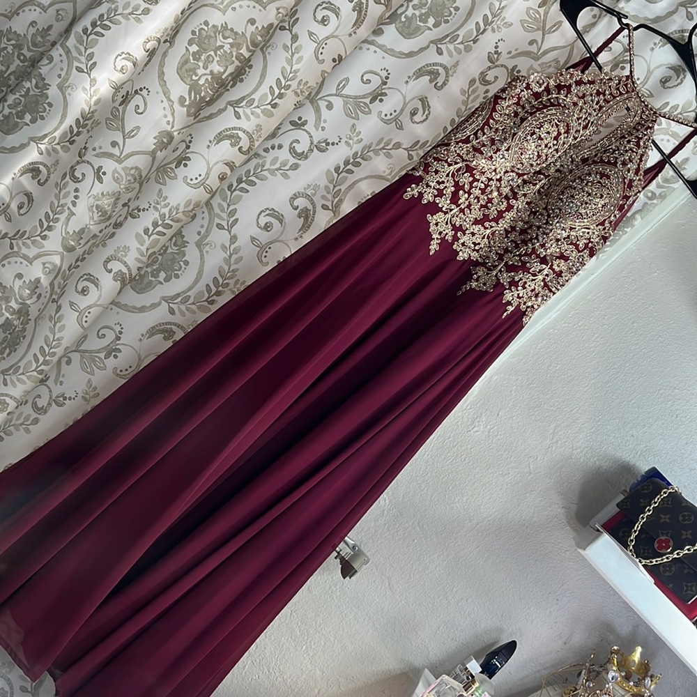 New David’s bridal prom dress show leg size M